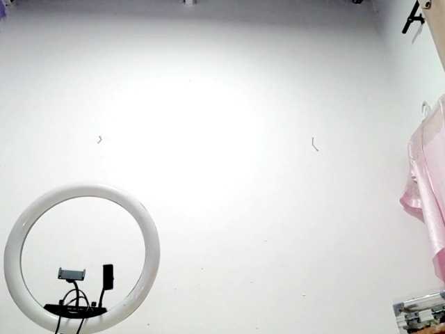 PetiteIvoryqueens live cam on BongaCams