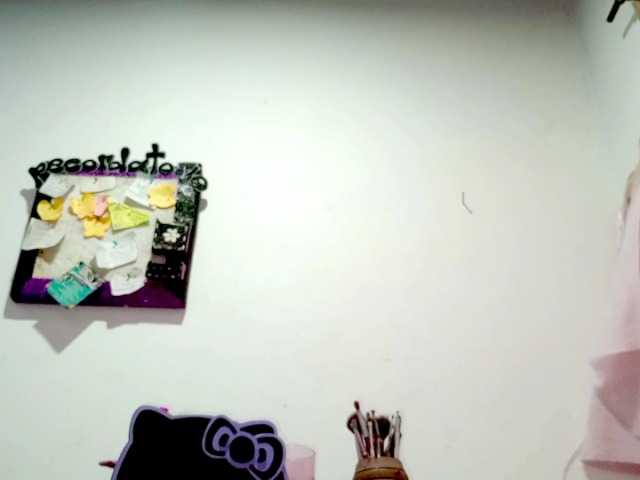 PetiteIvoryqueens live cam on BongaCams