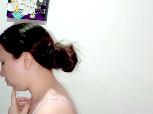 PetiteIvoryqueens live cam on BongaCams