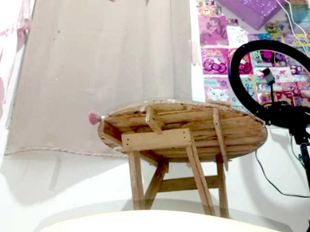 PetiteIvoryqueens live cam on BongaCams