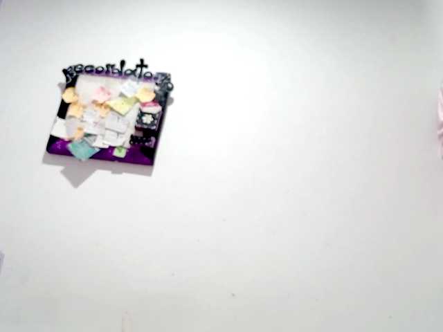 PetiteIvoryqueens live cam on BongaCams