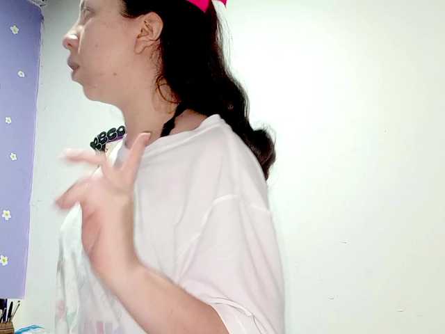 PetiteIvoryqueens live cam on BongaCams
