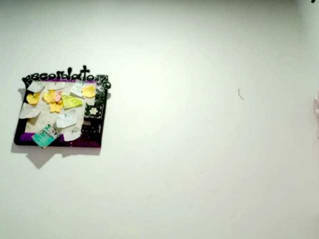 PetiteIvoryqueens live cam on BongaCams