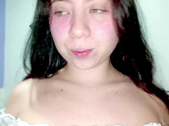 PetiteIvoryqueens live cam on BongaCams