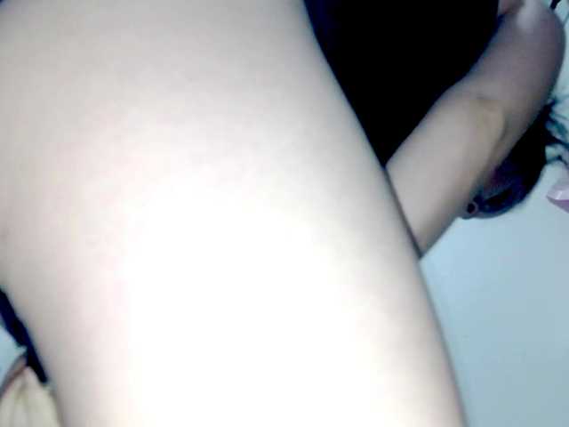 PetiteIvoryqueens live cam on BongaCams