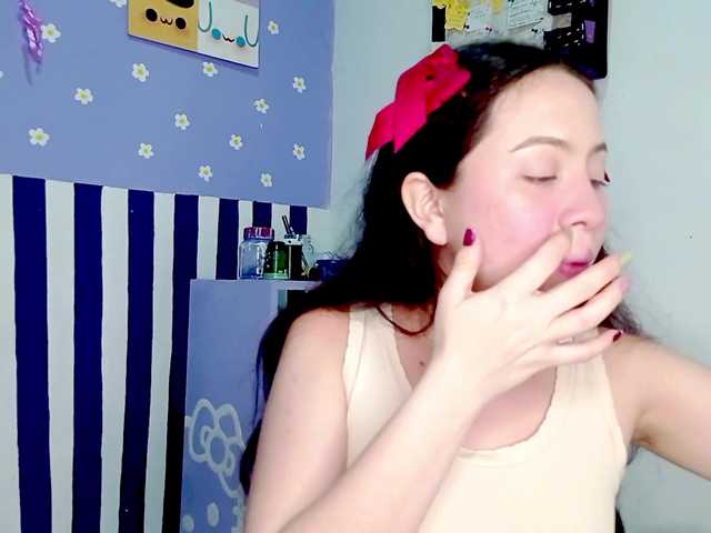 PetiteIvoryqueens live cam on BongaCams