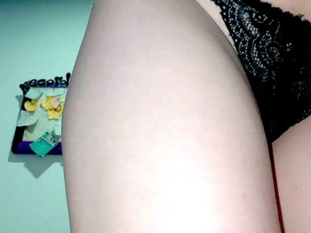 PetiteIvoryqueens live cam on BongaCams