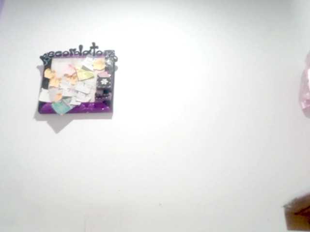 PetiteIvoryqueens live cam on BongaCams