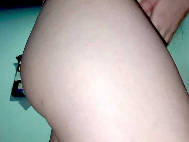 PetiteIvoryqueens live cam on BongaCams