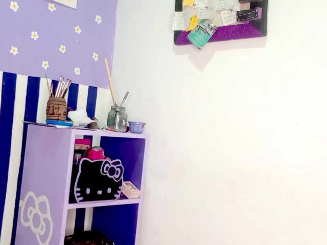 PetiteIvoryqueens live cam on BongaCams