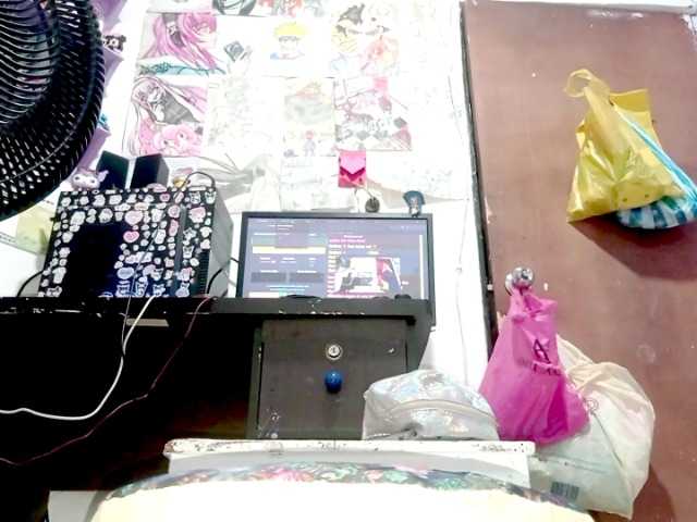 PetiteIvoryqueens live cam on BongaCams