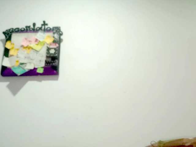PetiteIvoryqueens live cam on BongaCams