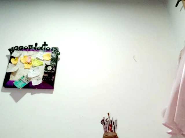 PetiteIvoryqueens live cam on BongaCams