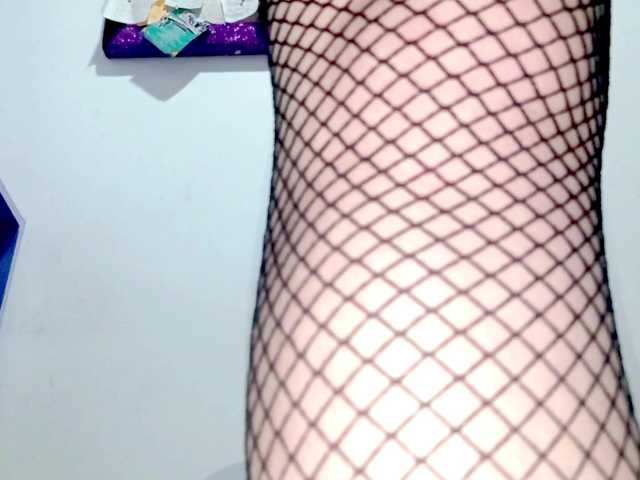 PetiteIvoryqueens live cam on BongaCams