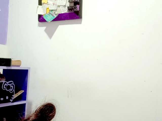 PetiteIvoryqueens live cam on BongaCams
