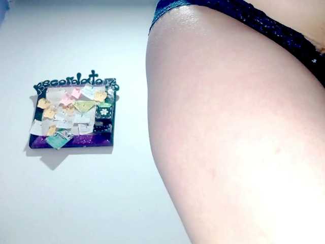 PetiteIvoryqueens live cam on UnifiedCams