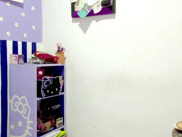 PetiteIvoryqueens live cam on BongaCams