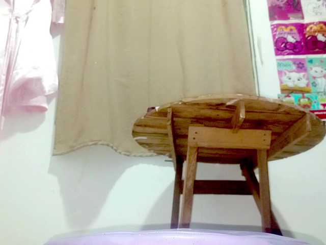 PetiteIvoryqueens live cam on BongaCams