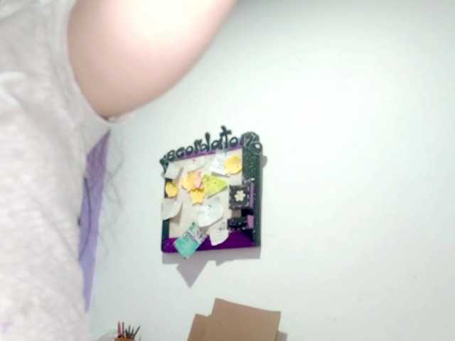 PetiteIvoryqueens live cam preview