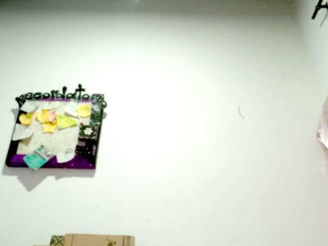 PetiteIvoryqueens live cam on BongaCams