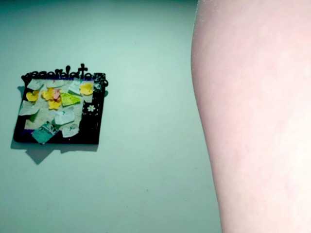 PetiteIvoryqueens live cam on BongaCams