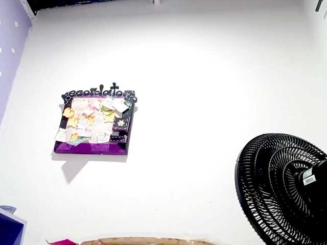 PetiteIvoryqueens live cam on BongaCams