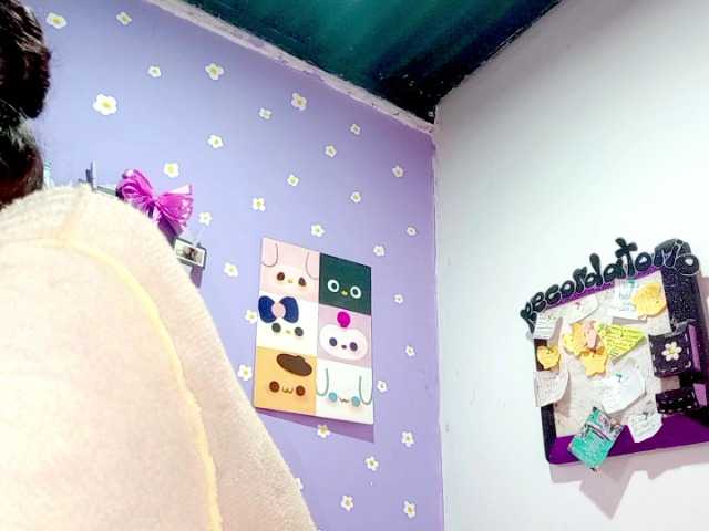 PetiteIvoryqueens live cam on BongaCams