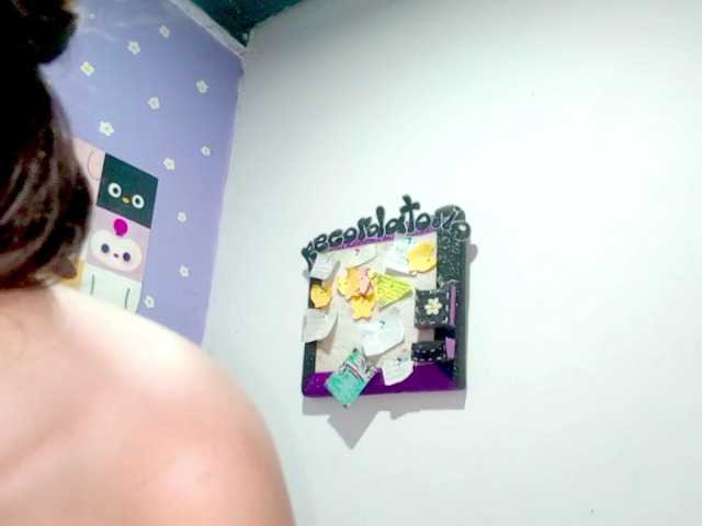 PetiteIvoryqueens live cam on BongaCams