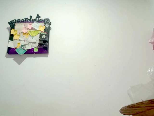 PetiteIvoryqueens live cam on BongaCams