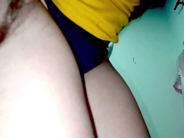 PetiteIvoryqueens live cam on BongaCams