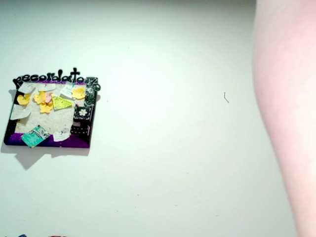 PetiteIvoryqueens live cam on BongaCams