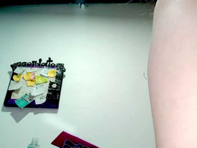 PetiteIvoryqueens live cam on BongaCams