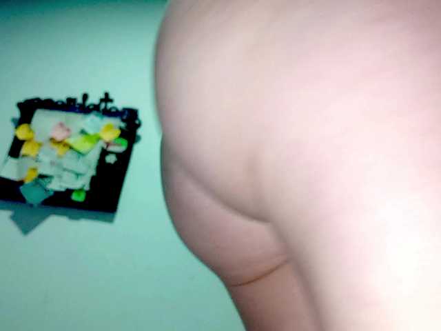 PetiteIvoryqueens live cam on BongaCams
