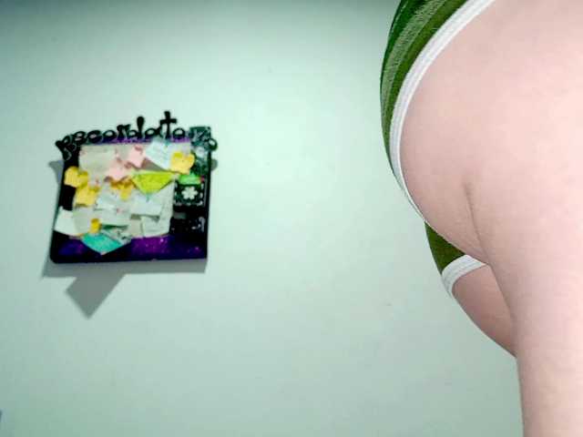PetiteIvoryqueens live cam on BongaCams