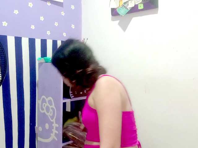 PetiteIvoryqueens live cam on BongaCams