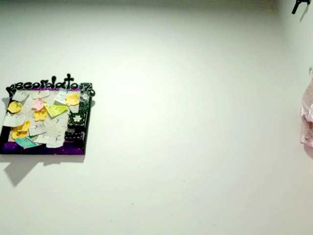 PetiteIvoryqueens live cam on BongaCams