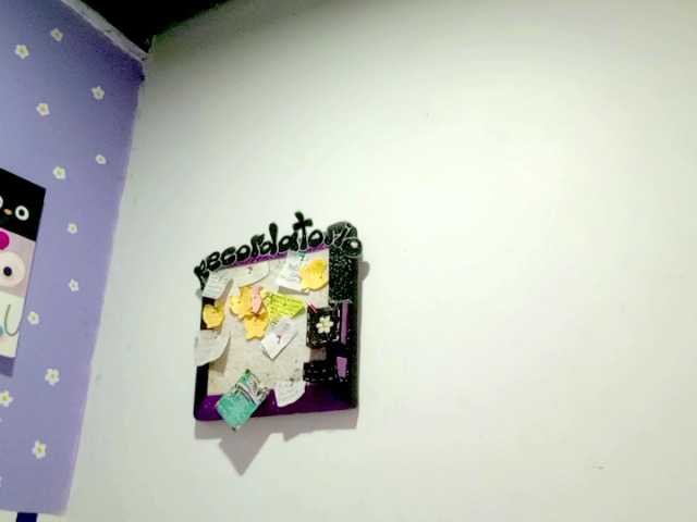 PetiteIvoryqueens live cam on BongaCams