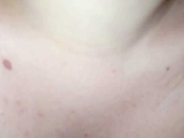 PetiteIvoryqueens — live female cam
