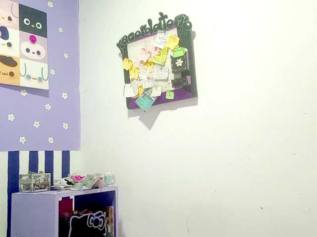 PetiteIvoryqueens live cam on BongaCams