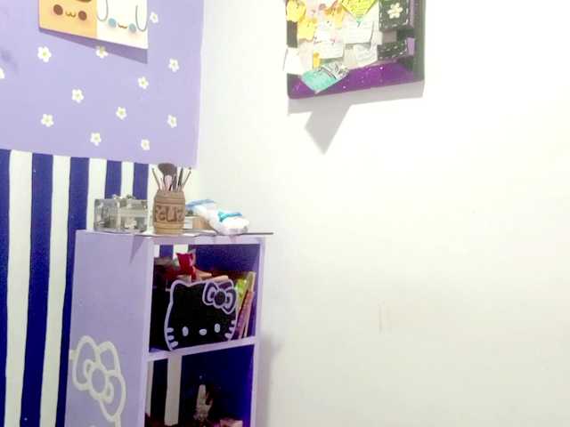 PetiteIvoryqueens live cam on BongaCams
