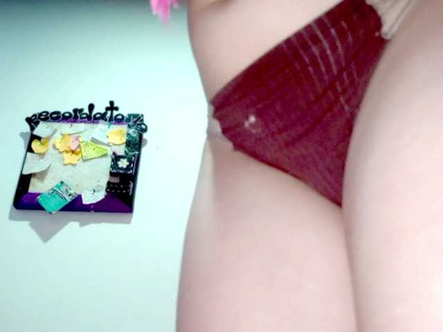 PetiteIvoryqueens live cam on BongaCams