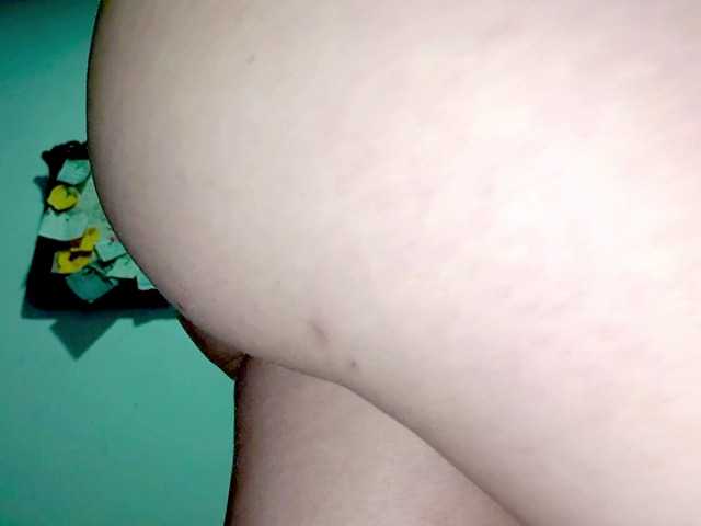 PetiteIvoryqueens live cam on BongaCams