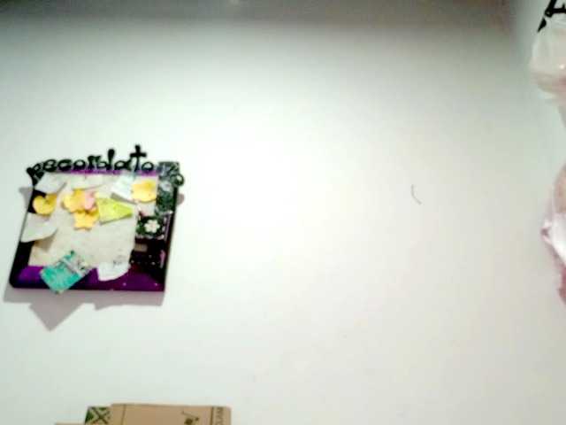 PetiteIvoryqueens live cam on BongaCams