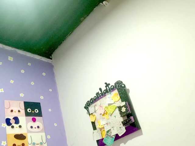 PetiteIvoryqueens live cam on BongaCams