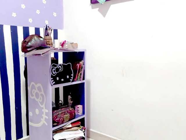 PetiteIvoryqueens live webcam show