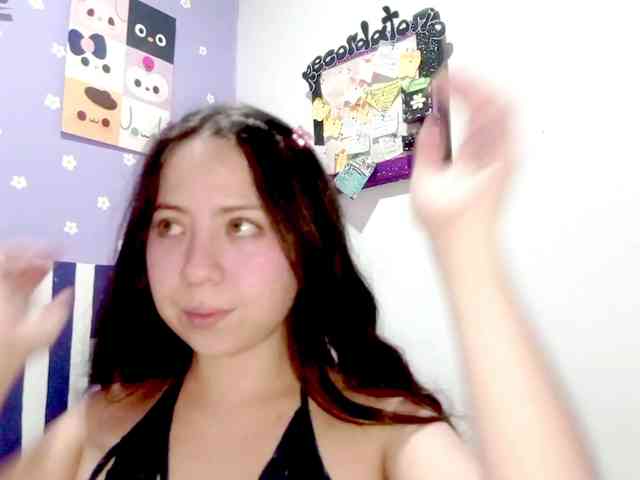 PetiteIvoryqueens webcam