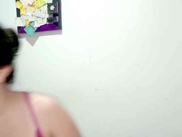 PetiteIvoryqueens webcam