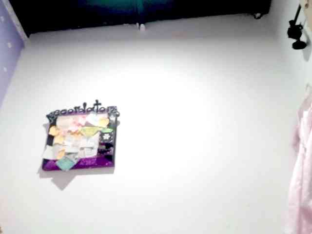 PetiteIvoryqueens webcam