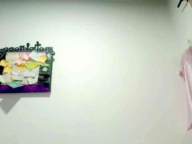 PetiteIvoryqueens webcam
