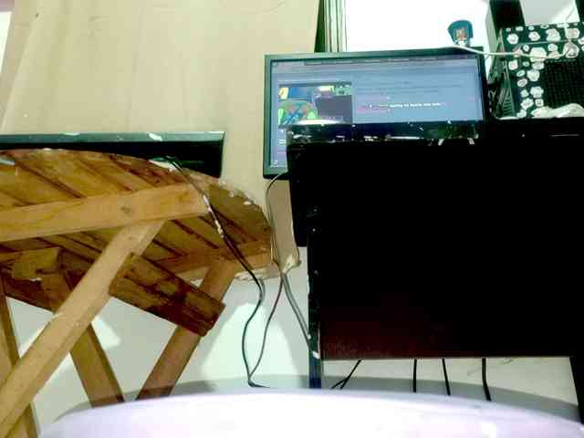 PetiteIvoryqueens webcam